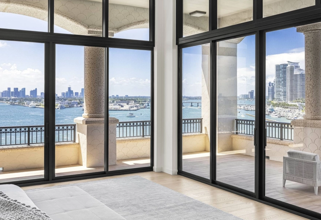 Image showcasing 2,766 Properties for Sale - Private Condo Lift in Singapore