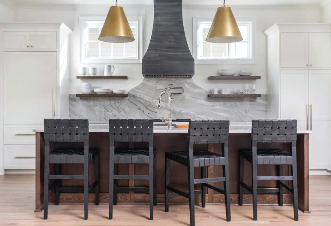 Meredith Petty creates the perfect Brookhaven home for entertaining, both indoors and out.