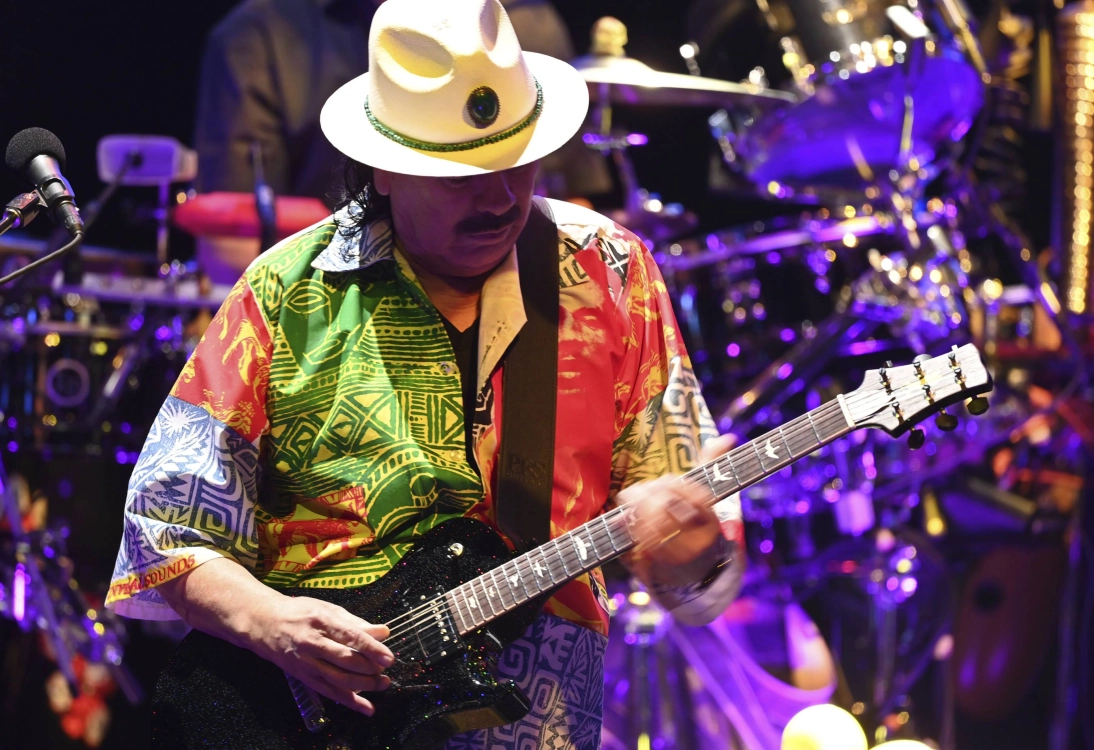 Carlos Santana Honored with Las Vegas Icon Award, image size:1094x750