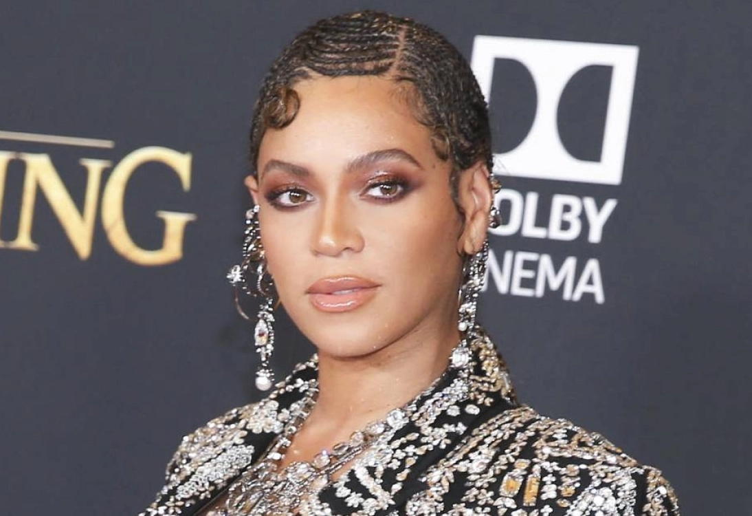 Beyoncé Shines in Silver Versace at 'Renaissance' Premiere