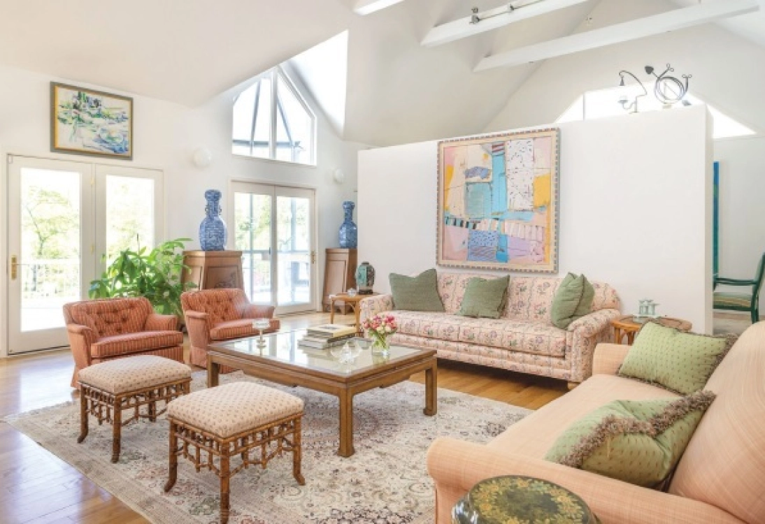 At a hop, skip and a jump from Philadelphia, this Meadowbrook property gives homeowners a lush escape from the bustling city.