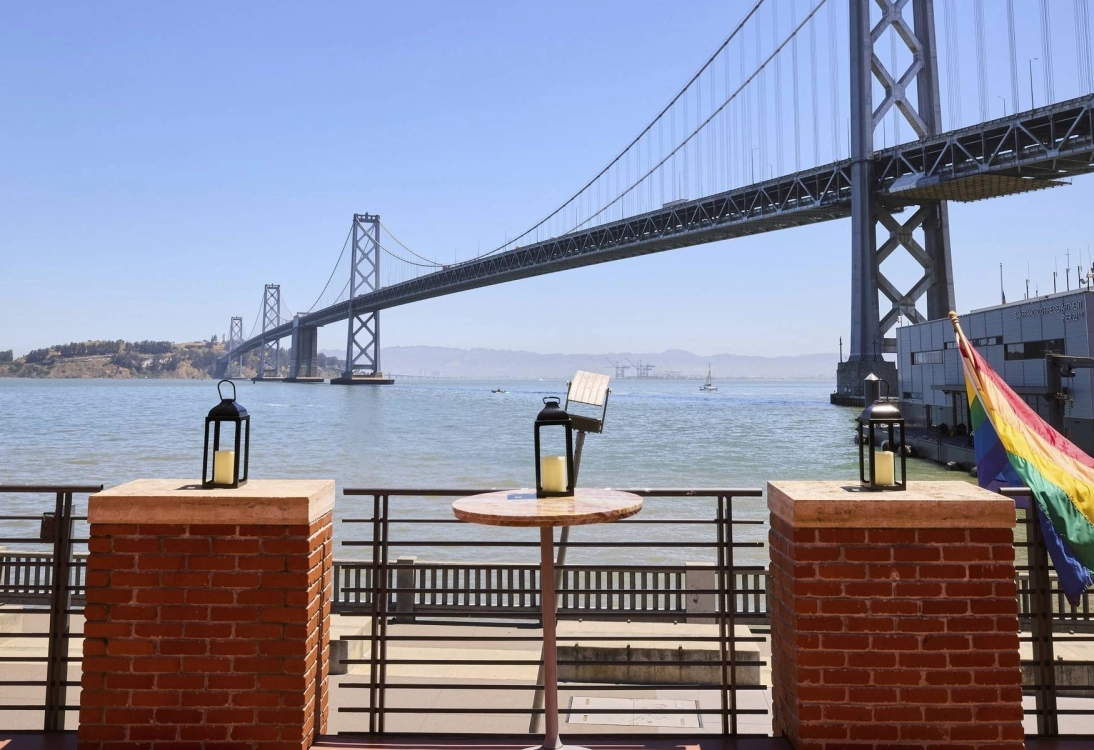 Nothing quite beats dinner with a view, especially when it means taking advantage of the incredible cuisine San Francisco has to offer.