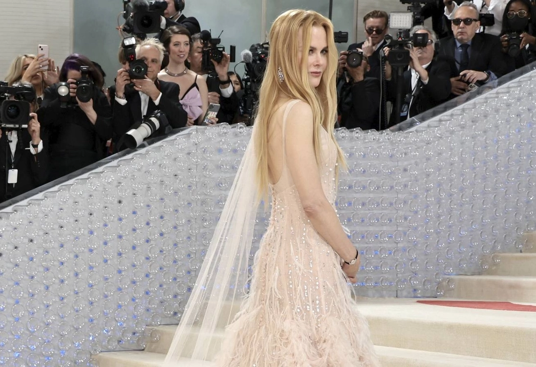 Nicole Kidman Wows in Vintage Chanel at Met Gala 2023 Nicole Kidman Wows in Vintage Chanel at Met Gala 2023