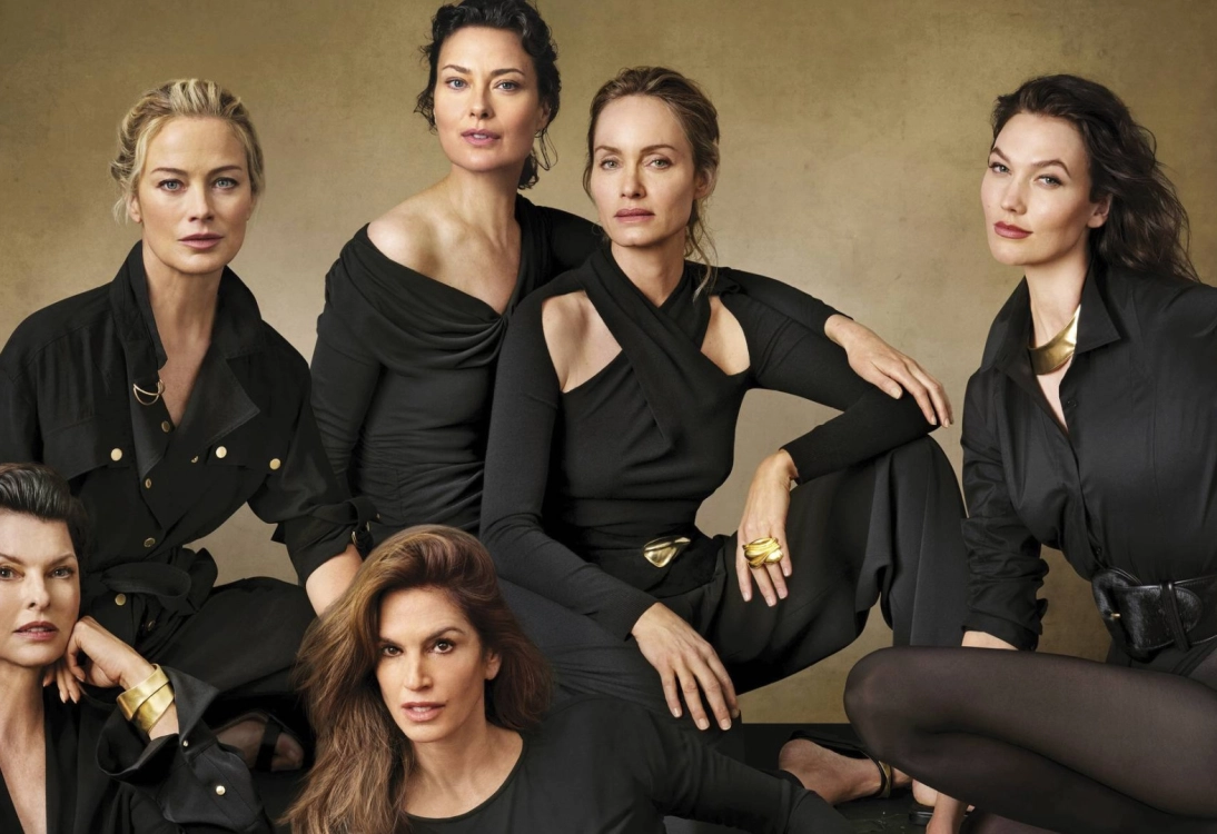 Cindy Crawford, Linda Evangelista, Amber Valletta, Shalom Harlow, Carolyn Murphy, Imaan Hammam, Karlie Kloss and Liya Kebede were shot by Annie Leibovitz.