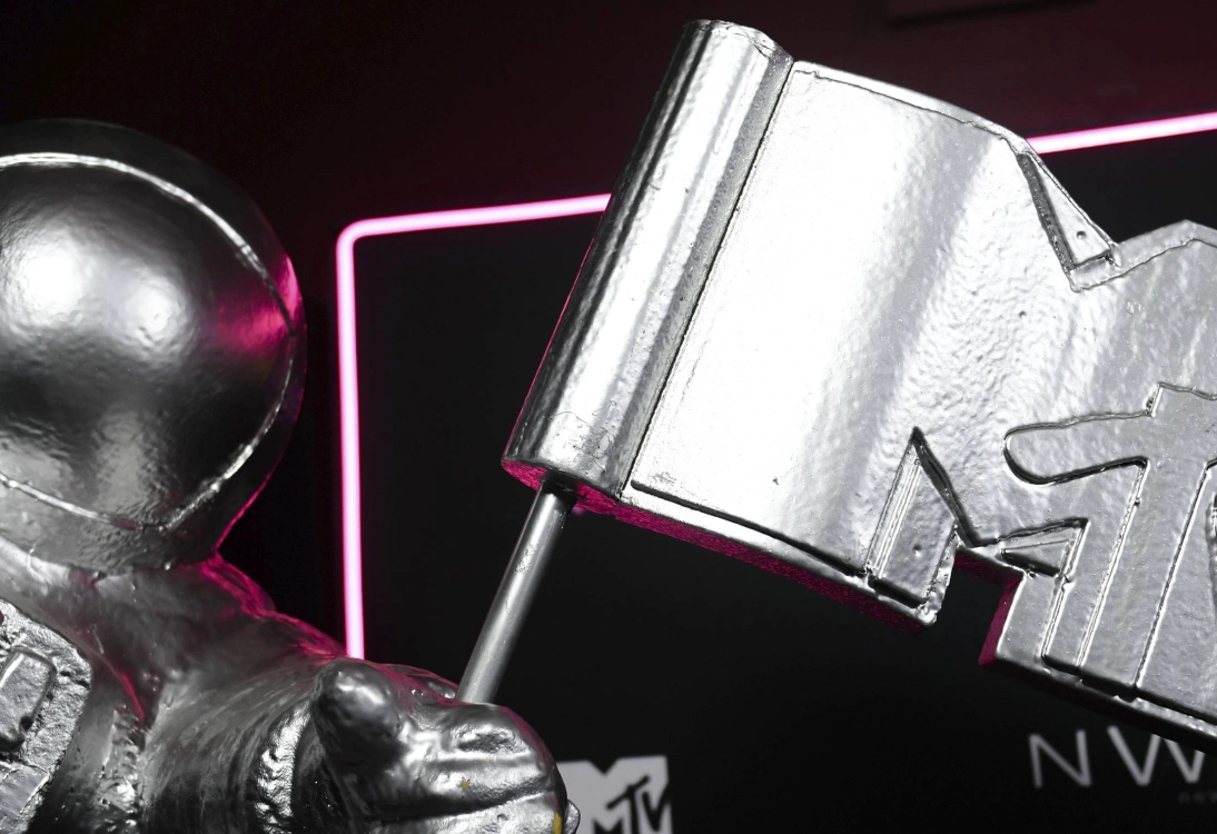 From custom Versace to barely-there Mugler, these were the looks that turned heads at the 2021 VMAs in NYC.