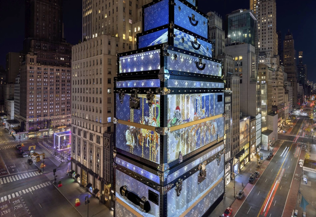 Louis Vuitton's Stunning Animated Holiday Façade