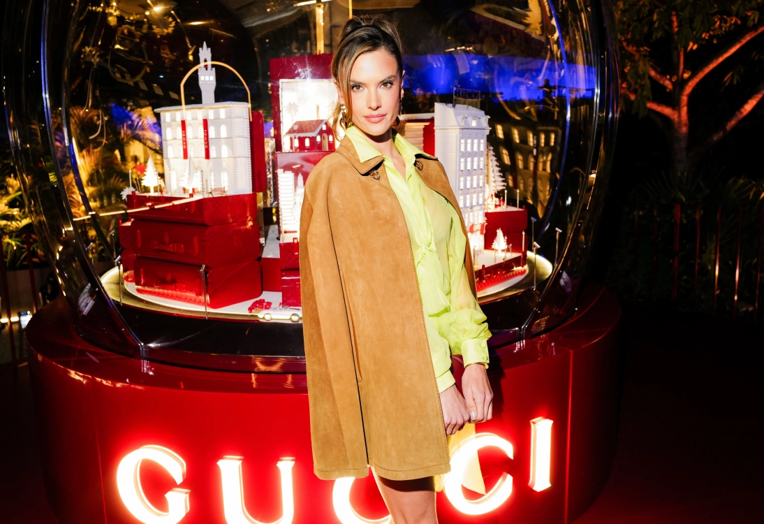 ✨極美品✨ GUCCI マスクプリント ミケーレ期 パーカー XL 19AW 【公式 ✨極美品✨ GUCCI マスクプリント ミケーレ期 パーカー XL 19AW 【公式
