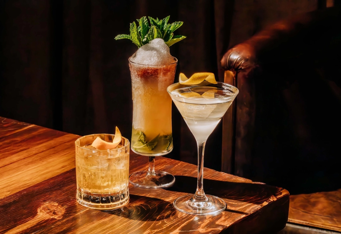 Gus' Sip & Dip: Late-Night Eats & Classic Cocktails Hub