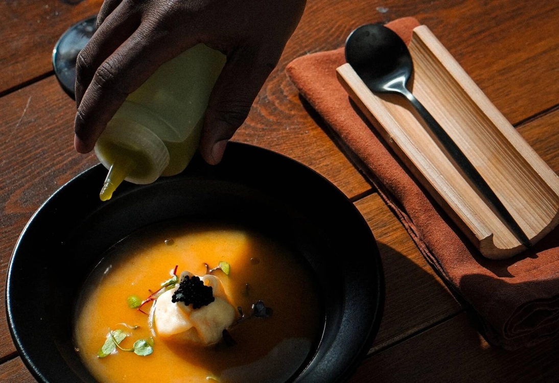 The best private chefs in Los Angeles treat clients to feasts of Italian cuisine, Mediterranean fare, vegan dishes and more.