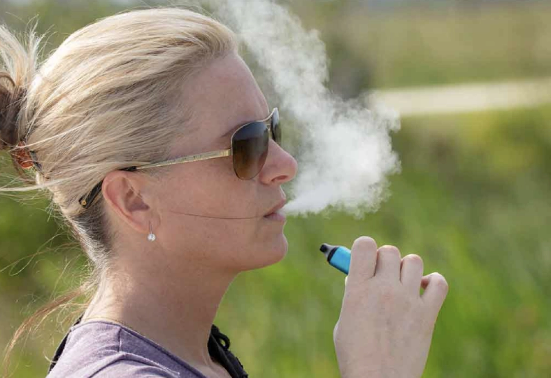 vape kit smok Can You Smoke The Oil In A Thc Vape Exploring THC Vape Oil: From Extraction  to Consumption main image 1