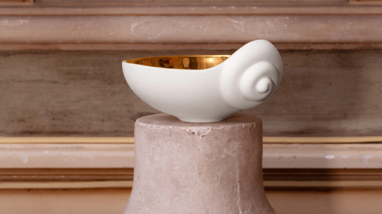 L’OBJET and Jessica McCormack have launched a tabletop collection reminiscent of fine jewelry; the Shell bowl is crafted from porcelain with gold-plated details.