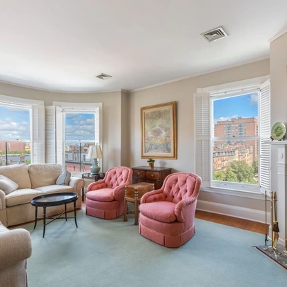 With storytelling prowess and media savvy, Vice President at Gibson Sotheby's International Realty Ryan J. Glass knows how to make any property shine.