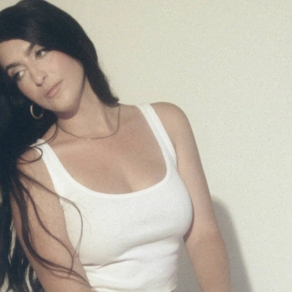 How-Celeb-Photographer-Carianne-Older-Combines-Vintage-Film-With-A-Modern-Spirit_Header