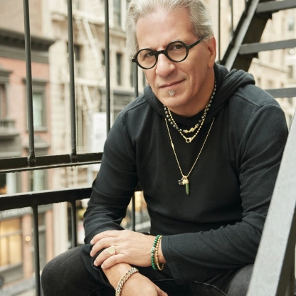The famed jewelry designer picks his fave luxe gifts.