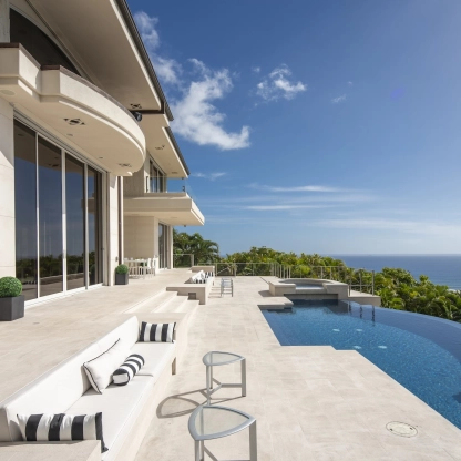 Situated on a scenic hillside, Kaimana Hila epitomizes contemporary luxury with cutting-edge interior details, long-wearing steel-and-concrete structural elements and a prime location along the coastline.