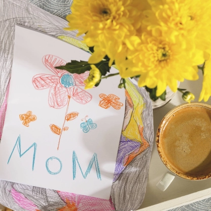 From spa days to fancy brunch, bakery treats and more, here's how to show mom a great time in Hawaii.