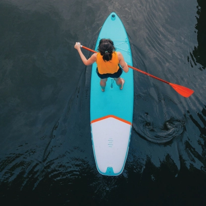 Paddlers will descend on Lake Austin for Flatwater, a nonprofit organization providing mental health therapy for those affected by a cancer diagnosis. PHOTO BY OLEH SLOBODENIUKGETTY IMAGES