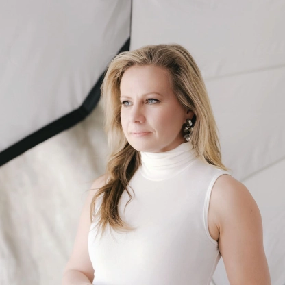 Sarah DiCicco has been photographing weddings for over twenty years. PHOTO BY ALISON CONKLIN; MAKEUP BY JEN FARHOOD