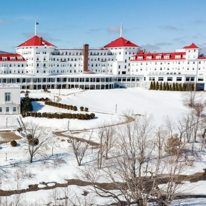 This time of year, the Omni Mount Washington Resort & Spa is blanketed in sparkling snow. PHOTO COURTESY OF BRAND