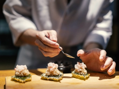 Close up of chef making nigiri sushi