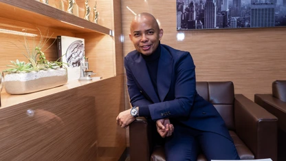 This season, special occasions and unforgettable moments have never been more meaningful. OMEGA extended a rare invitation to Modern Luxury and noted Manhattan real estate broker Spencer Means for a private tour and collection viewing at the Fifth Avenue boutique.