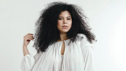 With designs beloved by brides for a decade, Project Runway alum Veronica Sheaffer is making her foray into the world of ready-to-wear.