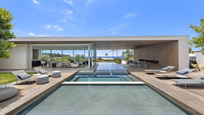 As the real estate market in Orange County heats up, we spotlight the hottest listings to snatch up now.
