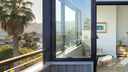 The home in SF’s Noe Valley
beautifully merges indoor and
outdoor living spaces. Photographed by PAUL DYER