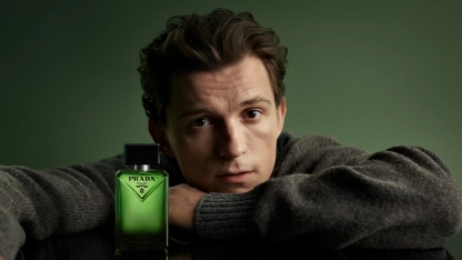 Prada_25_Prototype_EDP_Secondary KV_Attitude With Bottle_16x9_3614274172997
