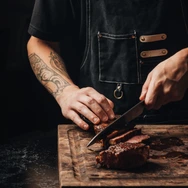 Steak_Cutting_Action_Shot
