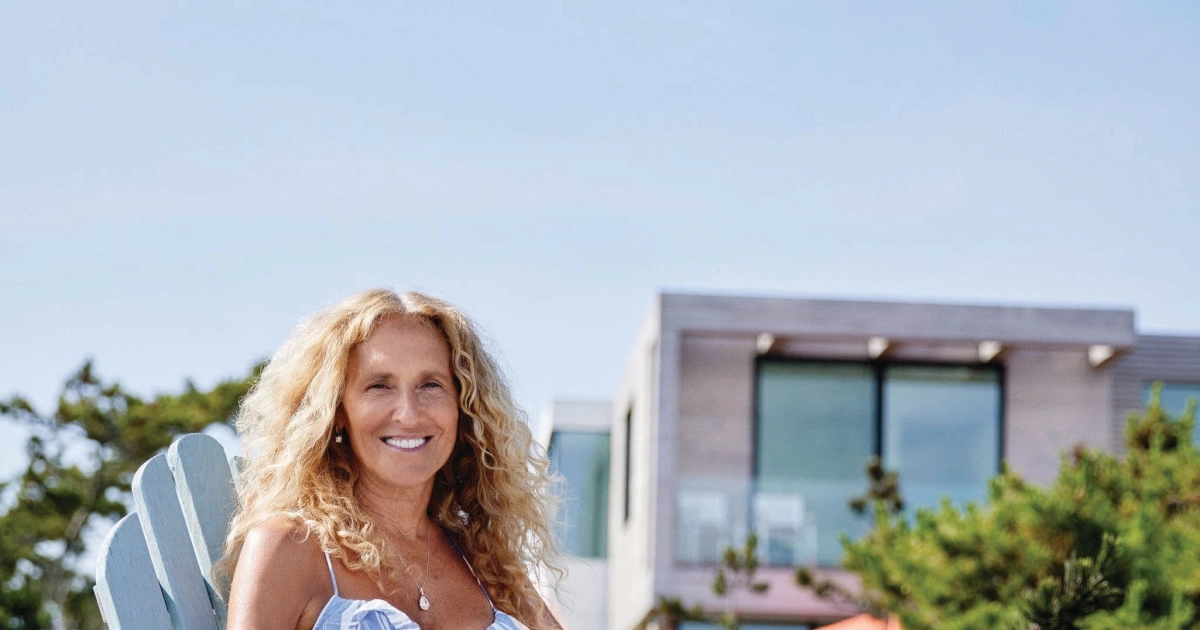 Competti Tour Jane Siskin’s Vibrant Westhampton Beach House