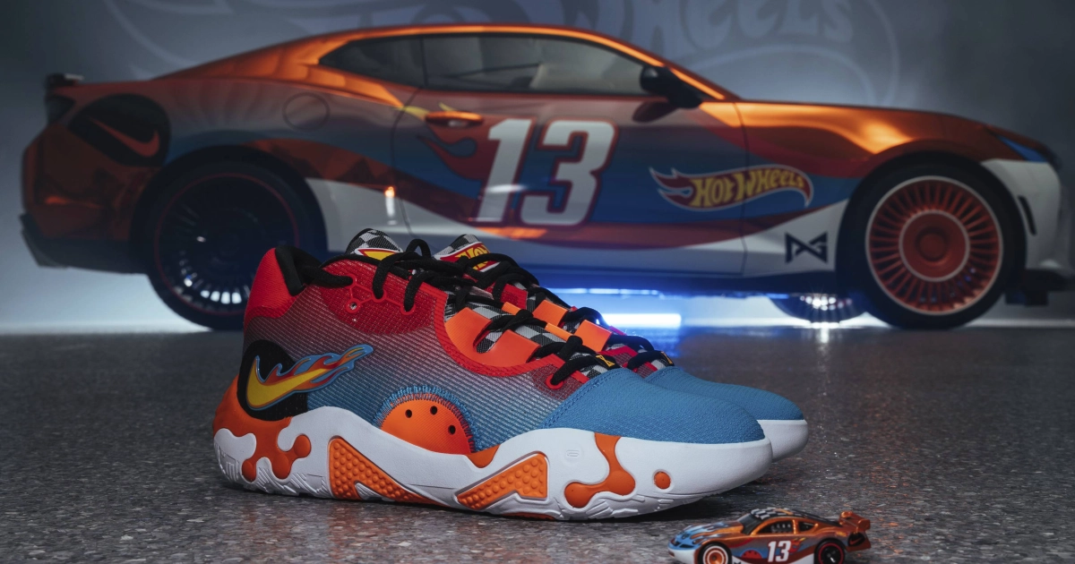 ? Nike X Hot Wheels Men 10.5 PG Ed. Multicolor Red Blue Orange Athletic Shoes Nike PG 6 x Hot Wheels Blue Orange Red Basketball Shoes  main image 3
