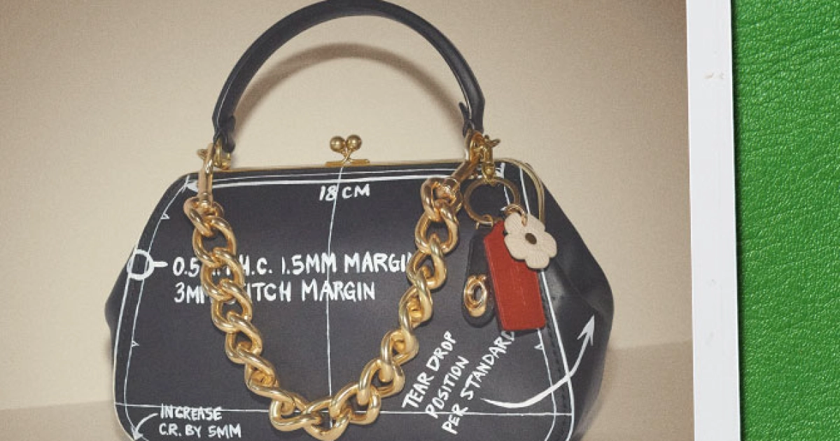 ルール守り ルイヴィトン財布、coachカバン Coach Long Zip Around Wallet In Signature Canvas | Brixton Baker