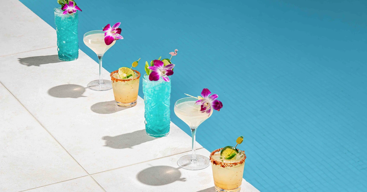 Top 10 Poolside Dining Spots in Las Vegas