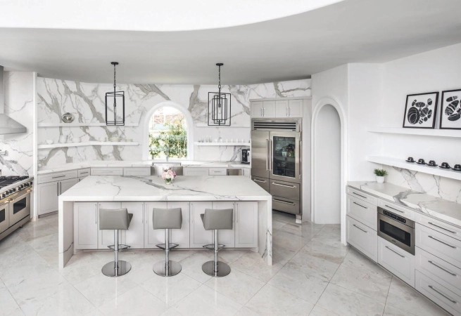 Under the leadership of the industry’s top executives, the team at Moderno Porcelain Works specializes in the fabrication and installation of large-format porcelain.