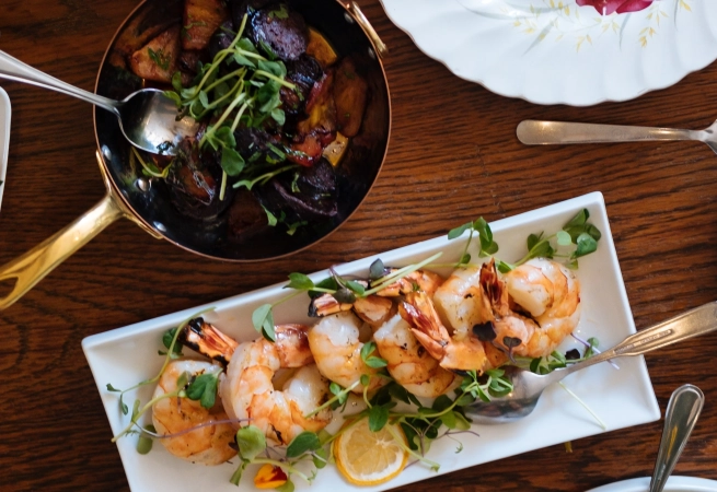 With the holidays approaching, there is no doubt you'll be spending time out for dinner with large groups, which most likely means a lot of sharing. We have rounded up some of the best restaurants to eat family-style and share with the table.
