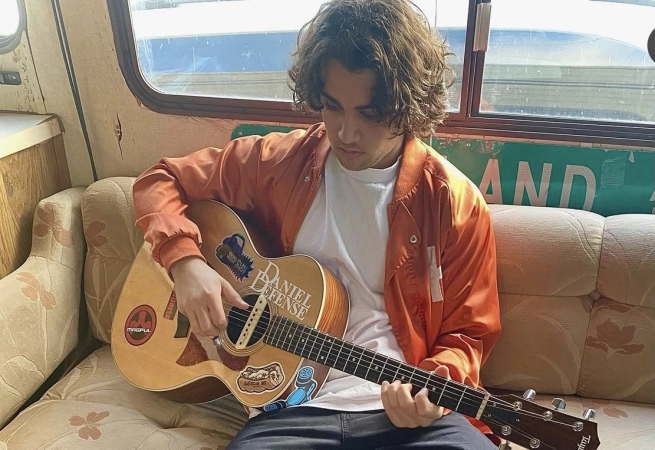 The internet is one of the most significant opportunities the world has ever produced. It has created not only new opportunities but also new kinds of opportunities. For a new-gen artist, these opportunities are present all across the board.