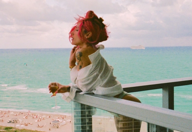 Tiktok star and media icon Tefi Pessoa on all things confidence and her life in the public eye.