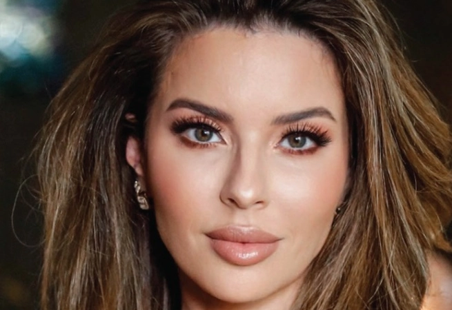 Angeleno Magazine Modern Luxury is excited to introduce our 2022 Leading Health & Beauty Experts, including Melissa Haloossim.