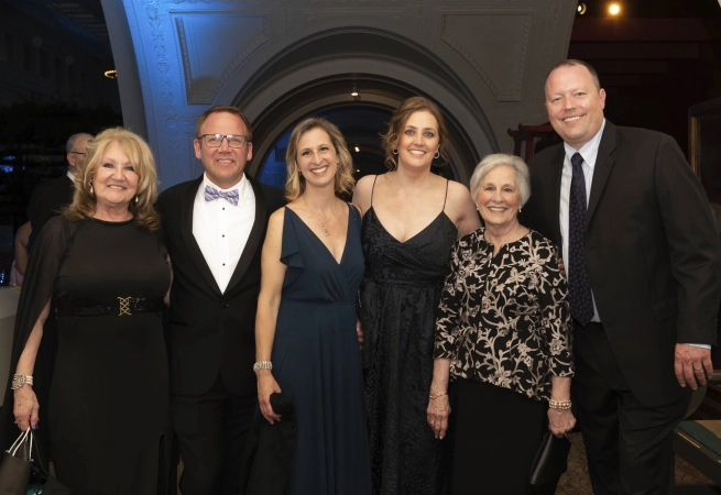 For the first time since the beginning of the pandemic, the Cystic Fibrosis Foundation Greater Illinois Chapter hosted its 25th annual gala with the anticipated Grand Chefs Experience in-person at the Field Museum.