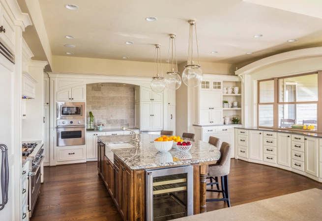 Live luxuriously during your next vacation or staycation and enjoy top-notch amenities, impeccable decor and proximity to your favorite parts of the city with these high-caliber Airbnbs.