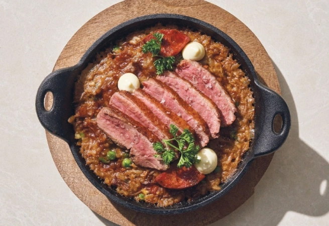 Summer is sizzling hot, and so is the city’s restaurant scene. Here are the top 10 masterful debuts in the Miami restaurant scene.