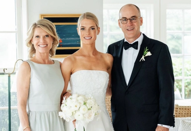 Nestled in the heart of Buckhead, BW Designs stands as a beacon of bespoke luxury in Atlanta's bridal landscape. Our unwavering commitment to perfection in every facet of your wedding gown journey sets us apart.