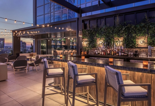 1 Hotel Nashville’s Harriet’s Rooftop is hosting the second annual Bartender Battles, showcasing twelve renowned Music City bartenders with a weekly competition.