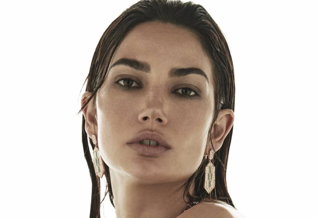 Supermodel and BVLGARI brand ambassador Lily Aldridge adds sparkle to the season's must-have jewelry with the best accessory—sublimely stunning skin.