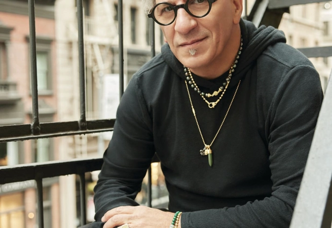 The famed jewelry designer picks his fave luxe gifts.
