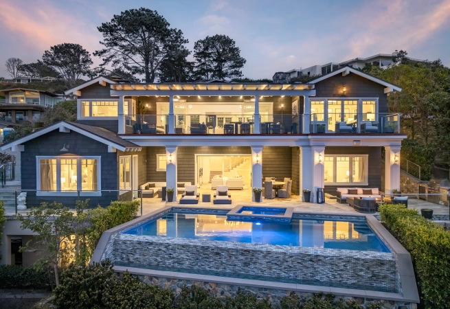 With remarkable views of the iconic San Diego coastline, these four on-the-market properties make beachside living a breeze.