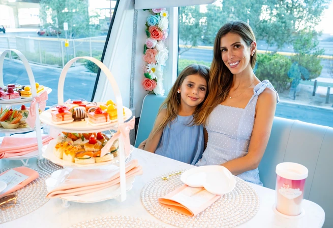 Cafe On The Strip_Founder, Yolanda Drai with daughter