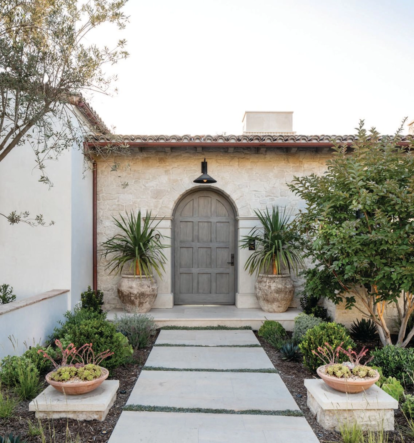 Dana Point Mediterranean Home: Elegant \u0026 Inviting Design, image size:1320x1411