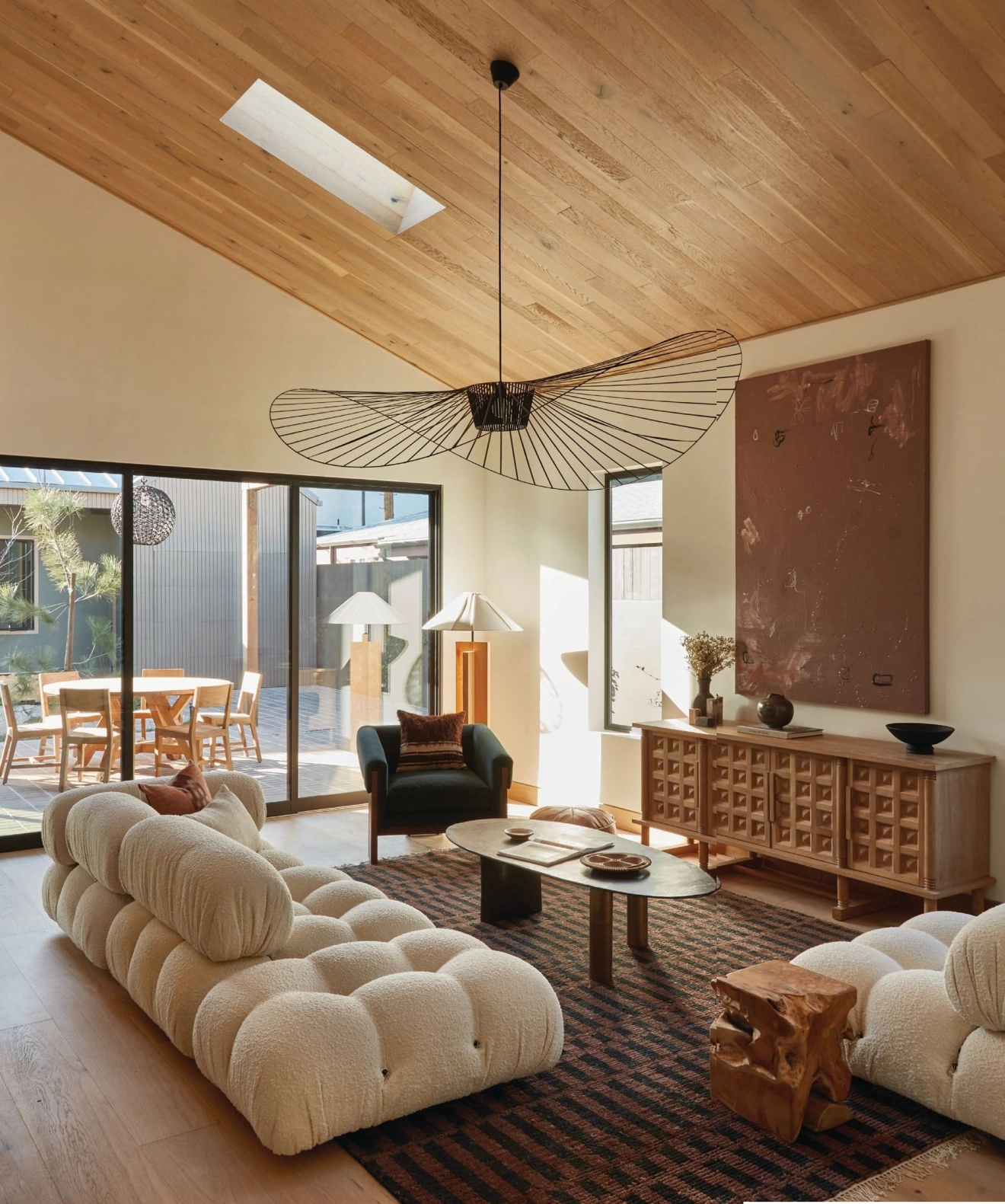 VOGUE【エルテ】vintage 木製　interior Eagle Rock Spec Home: A Stunning Japandi Transformation